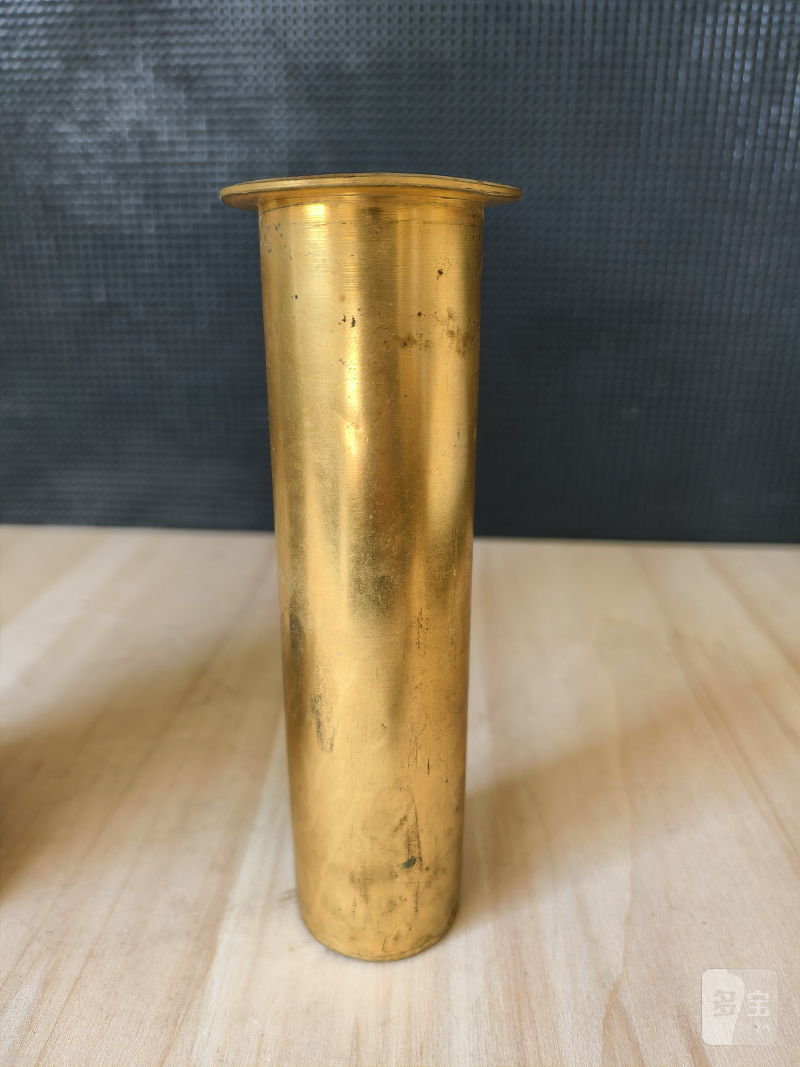 A ribbed porcelain celadon vase in a fine ormolu mount - 图8